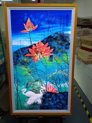 Display de publicidad LCD de 55 pulgadas con resolución 4K con borde de madera - señalización digital comercial